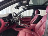 Certified 2022 Porsche Macan image 5