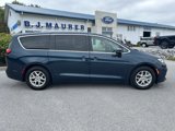Used 2023 Chrysler Pacifica Touring-L image 2