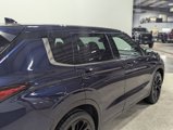 Used 2022 Mitsubishi Outlander SE image 3