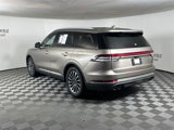 Used 2020 Lincoln Aviator Reserve w/ Elements Package Plus image 5
