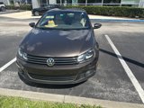 Used 2015 Volkswagen Eos Executive image 2