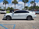 Used 2018 Volkswagen Passat 2.0T R-Line image 2