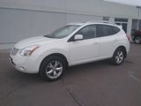 Used 2009 Nissan Rogue SL w/ Premium Pkg image 2