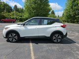 Used 2019 Nissan Kicks SR image 2
