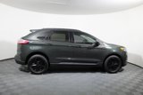 Used 2024 Ford Edge SE image 2