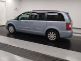 Used 2016 Chrysler Town & Country Touring image 3