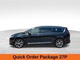 Used 2017 Chrysler Pacifica Limited image 2