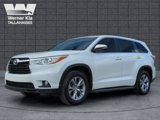 Used 2015 Toyota Highlander LE image 2