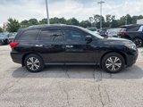 Used 2017 Nissan Pathfinder S image 4