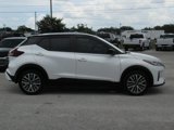 Used 2021 Nissan Kicks SV image 2