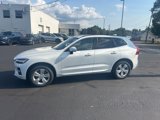 Used 2022 Volvo XC60 B5 Momentum image 2