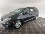 Used 2022 Chrysler Pacifica Touring-L image 3
