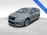 Certified 2022 Chrysler Pacifica Touring-L image 4