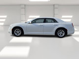 Used 2021 Chrysler 300 Touring image 2