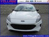 Used 2022 Ford Escape SE w/ SE Sport Appearance Package image 2