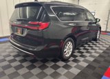 Used 2022 Chrysler Pacifica Touring-L image 2