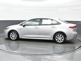 Used 2022 Toyota Corolla LE image 3