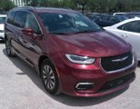 Used 2021 Chrysler Pacifica Touring-L image 2