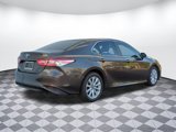 Used 2018 Toyota Camry LE image 3