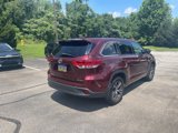 Used 2017 Toyota Highlander Plus w/ Carpet Mat Package image 2