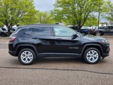 New 2025 Jeep Compass Latitude image 2