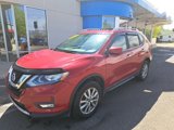 Used 2017 Nissan Rogue SV image 2
