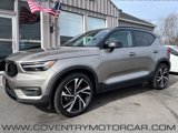 Used 2022 Volvo XC40 T5 R-Design w/ Advanced Package image 2