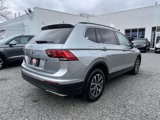 Used 2020 Volkswagen Tiguan SE w/ Panoramic Sunroof Package image 4