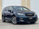 New 2025 Chrysler Pacifica Select image 2