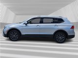 Used 2022 Volkswagen Tiguan SE w/ Panoramic Sunroof Package image 3