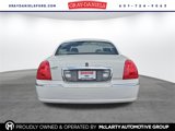 Used 2010 Lincoln Town Car Signature Limited image 4