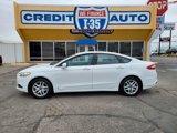 Used 2016 Ford Fusion SE image 2