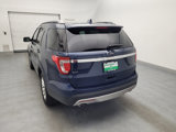 Used 2017 Ford Explorer XLT w/ Equipment Group 202A image 6