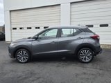 Used 2022 Nissan Kicks SV image 2
