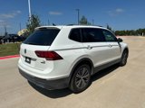 Used 2018 Volkswagen Tiguan SEL image 3