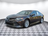 Used 2018 Toyota Camry LE image 5