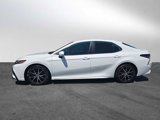 Used 2022 Toyota Camry SE image 2