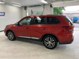 Used 2016 Mitsubishi Outlander SE image 3