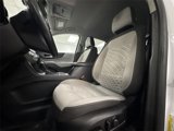 Used 2019 Chevrolet Equinox LT image 2