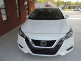 Used 2020 Nissan Versa SV image 3