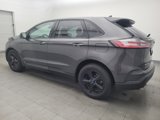 Used 2019 Ford Edge SE image 3