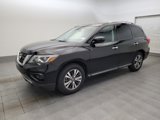 Used 2017 Nissan Pathfinder S image 2