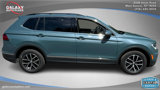 Used 2021 Volkswagen Tiguan SE w/ Panoramic Sunroof Package image 4
