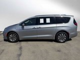 Used 2021 Chrysler Pacifica Touring-L image 2