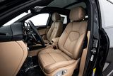 Certified 2025 Porsche Macan image 5