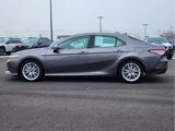 Used 2018 Toyota Camry XLE image 2