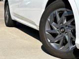 Used 2024 Hyundai Elantra SEL image 2