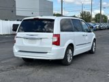 Used 2015 Chrysler Town & Country Touring-L w/ Driver Convenience Group image 4