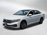 Certified 2024 Volkswagen Jetta SE w/ Panoramic Sunroof Package image 3
