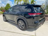 Used 2022 Nissan Pathfinder SV w/ SV Premium Package image 2